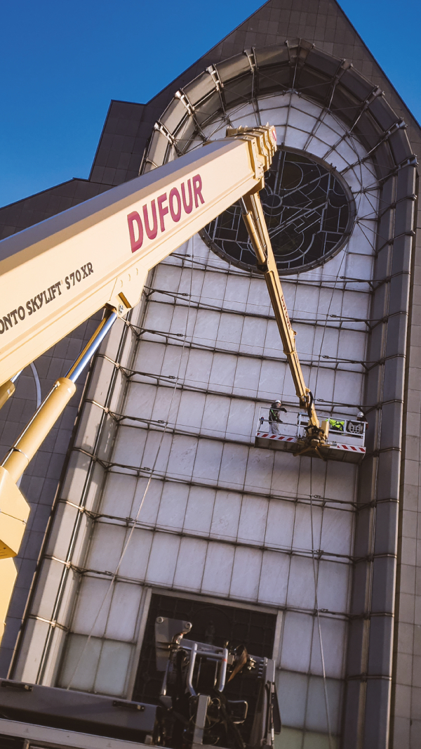 Une nacelle 70m en plein de centre de Lille