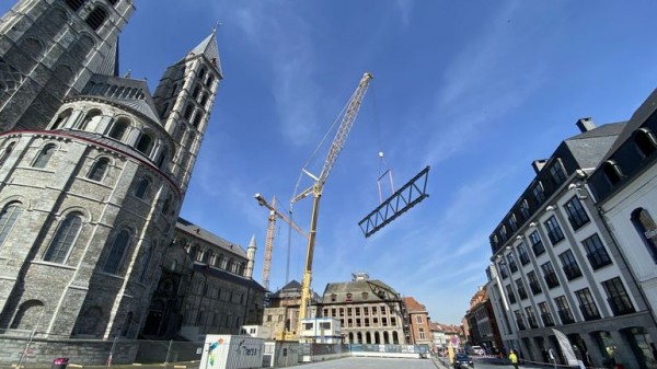 https://www.rtbf.be/article/tournai-une-phase-importante-dans-le-chantier-du-batiment-des-anciens-pretres-11178795?fbclid=IwAR3zDaWsxs418f4BqtJJ6enJa6C1DXSyh-iZMBE038M0zWufjZ7zkFeJ9R4