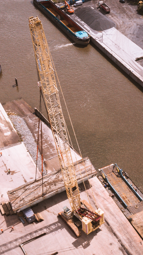 Pont Notre-Dame déchargement de l&#039;ancien pont